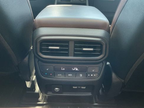 Used 2023 Honda Pilot Elite image 19