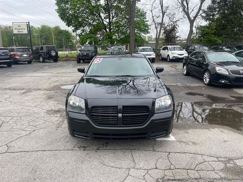 Used 2005 Dodge Magnum SXT w/ Comfort Seating Group AWD/4WD image 2