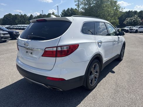 Used 2016 Hyundai Santa Fe SE w/ Option Group 02 FWD image 9