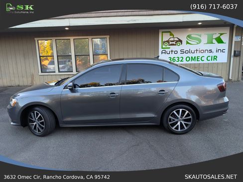 Used 2017 Volkswagen Jetta SE FWD image 12