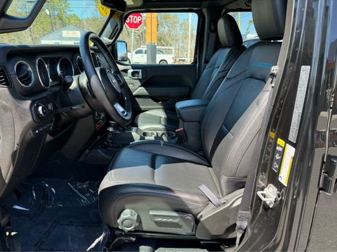 Used 2023 Jeep Wrangler Unlimited Rubicon 4xe w/ Steel Bumper Group AWD/4WD image 11