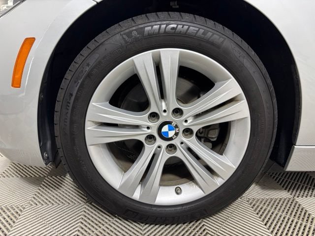 Used 2017 BMW 330i xDrive Sedan AWD/4WD image 23