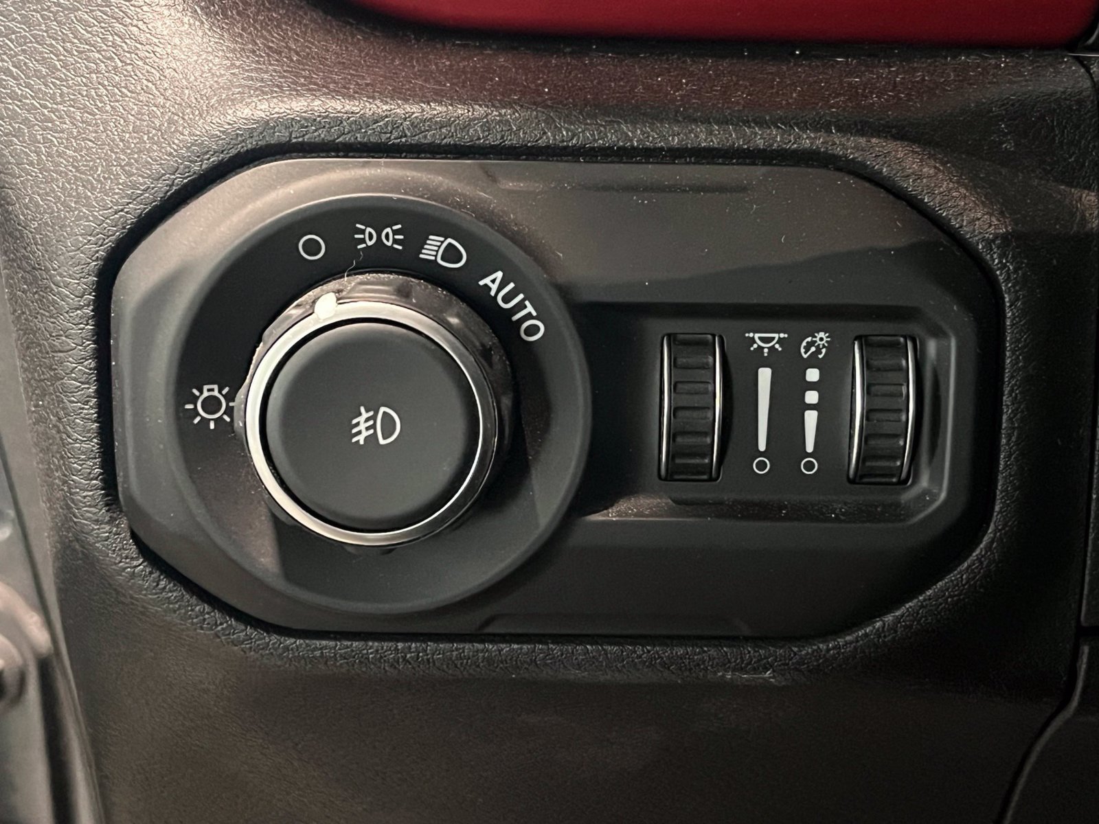 Used 2021 Jeep Wrangler Unlimited Rubicon AWD/4WD image 32