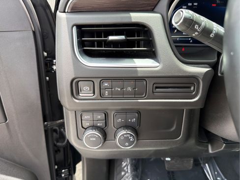 Used 2024 Chevrolet Tahoe LT AWD/4WD image 15