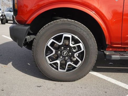 Used 2023 Ford Bronco Outer Banks image 10