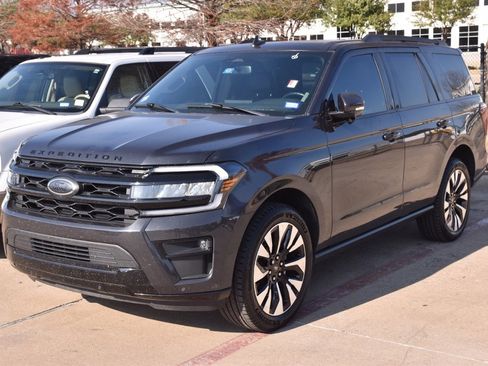 Used 2023 Ford Expedition Limited image 1