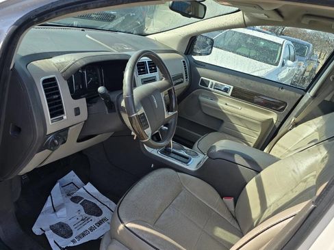 Used 2010 Lincoln MKX 2WD image 7
