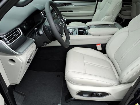 New 2026 Jeep Grand Wagoneer Limited AWD/4WD image 12