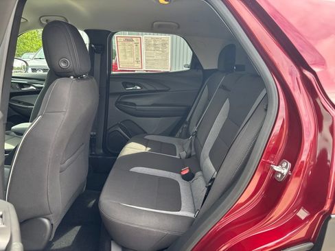 Used 2025 Chevrolet TrailBlazer LT w/ Convenience Package AWD/4WD image 14