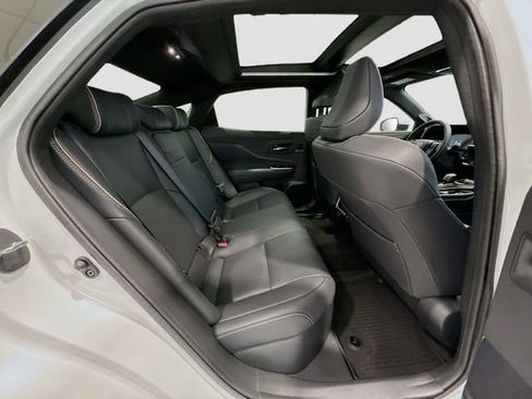 New 2024 Toyota Crown Platinum image 22