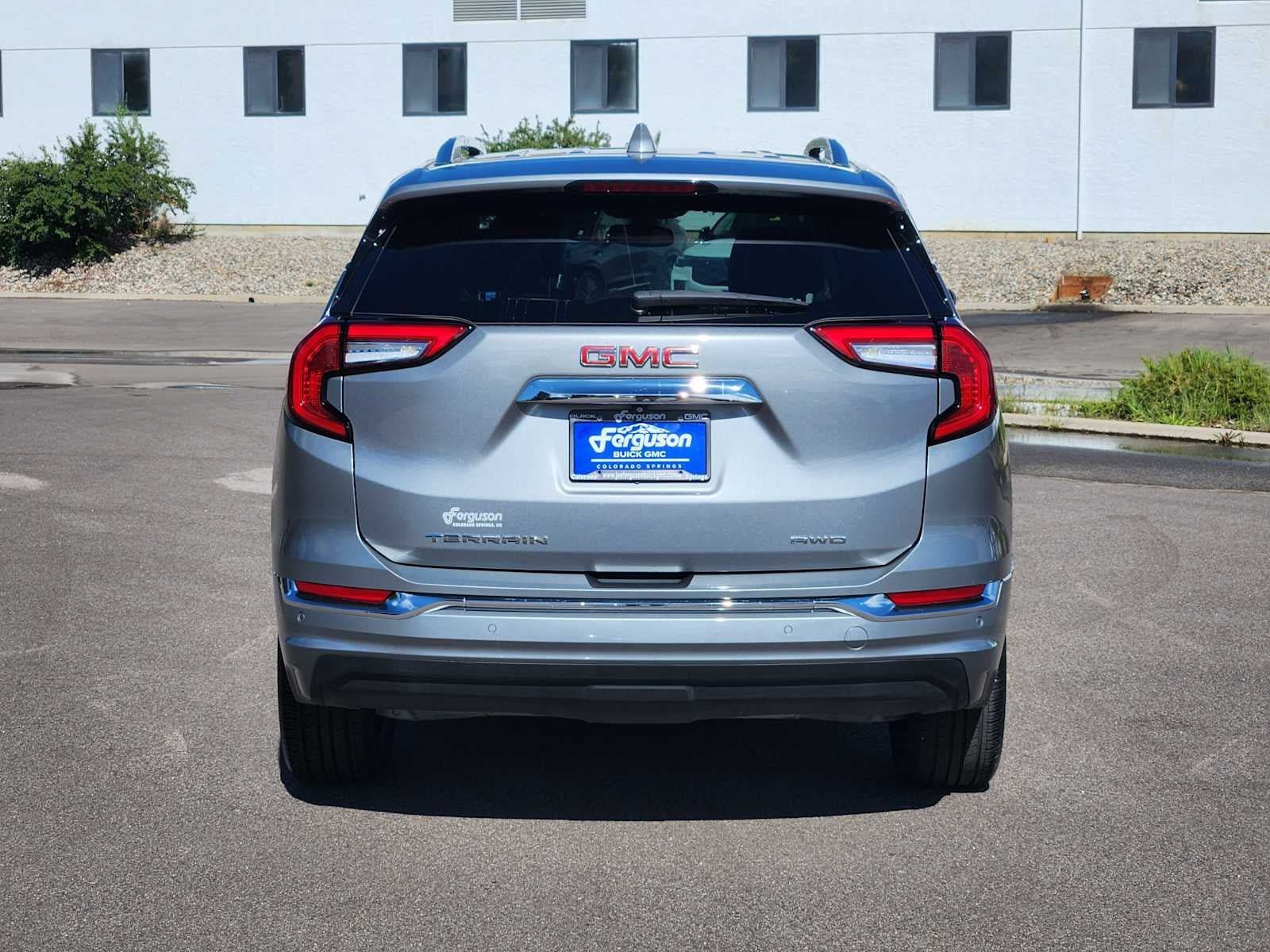 Used 2024 GMC Terrain Denali AWD/4WD image 12