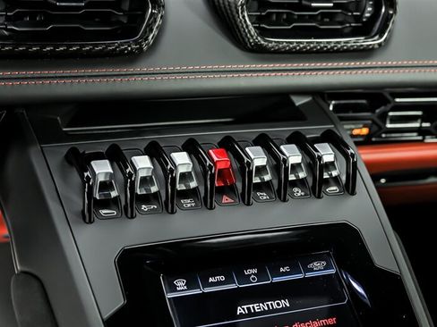 Used 2021 Lamborghini Huracan EVO RWD image 27