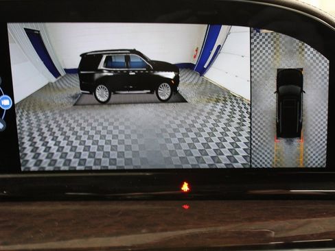 Used 2023 Cadillac Escalade Premium Luxury Platinum image 26