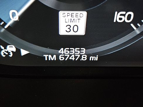 Used 2022 Volvo XC90 T6 Momentum w/ Climate Package image 9