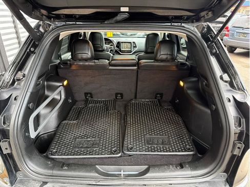 Used 2017 Jeep Cherokee Trailhawk w/ Comfort/Convenience Group image 20