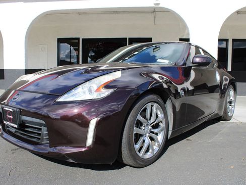 Used 2014 Nissan 370Z Coupe image 6