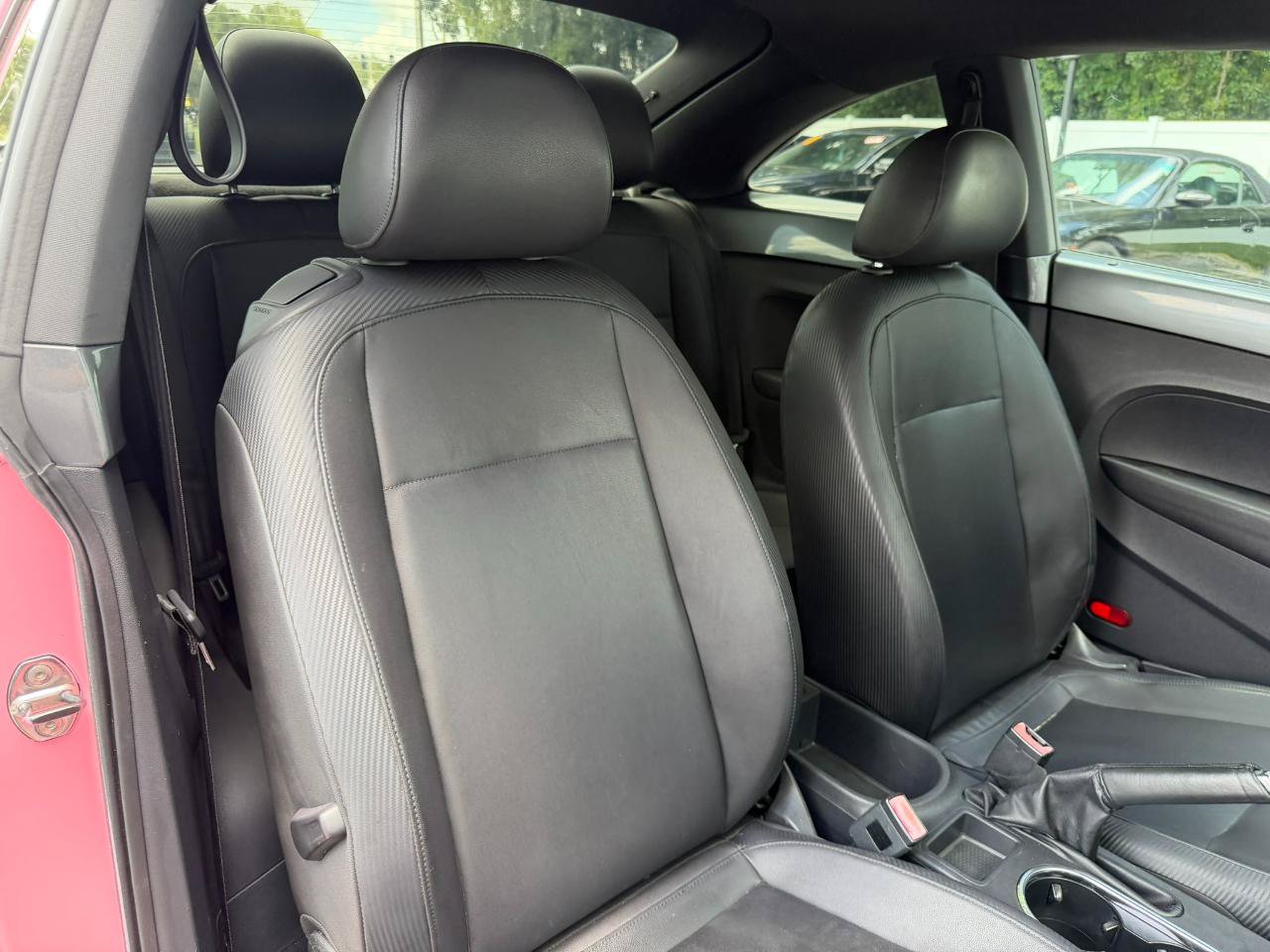 Used 2013 Volkswagen Beetle 2.5 FWD image 32