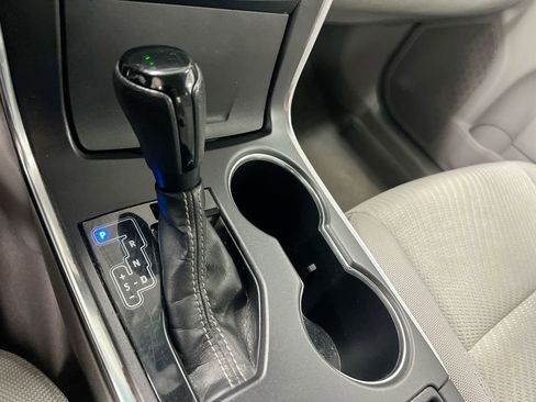 Used 2015 Toyota Camry LE image 17