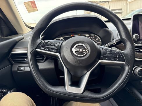 Used 2023 Nissan Altima 2.5 SV image 13