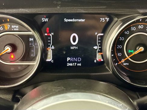 Used 2022 Jeep Wrangler Unlimited Sahara AWD/4WD image 12