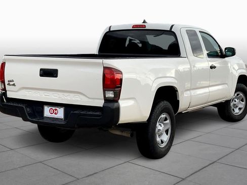 Used 2020 Toyota Tacoma SR AWD/4WD image 12