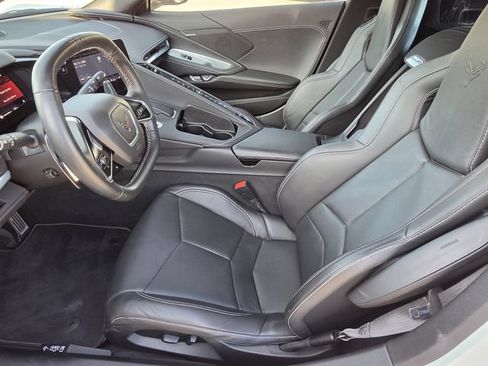 Used 2021 Chevrolet Corvette Stingray Coupe w/ Z51 Performance Package RWD image 12