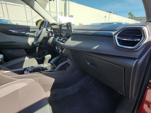 Used 2024 Chevrolet TrailBlazer LT image 26