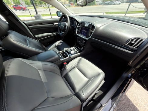 Used 2023 Chrysler 300 Touring L w/ Popular Equipment Group AWD/4WD image 10