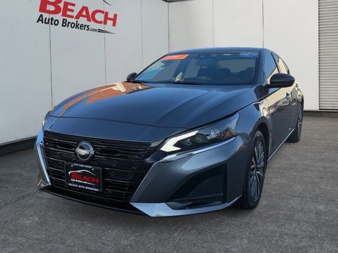 Used 2024 Nissan Altima 2.5 SV image 7