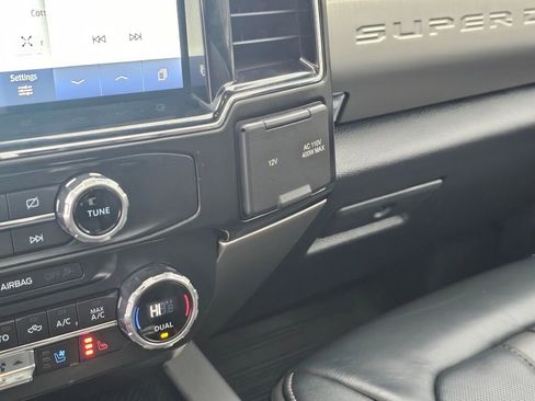 Used 2022 Ford F350 Platinum image 28