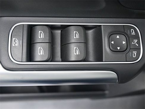 New 2025 Mercedes-Benz GLA 250 4MATIC image 21