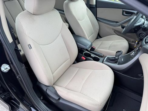 Used 2014 Hyundai Elantra SE w/ Option Group 02 FWD image 11