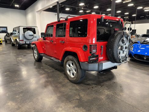 Used 2015 Jeep Wrangler Unlimited Sahara w/ Connectivity Group AWD/4WD image 4