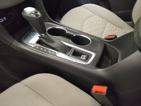 Used 2021 Chevrolet Equinox LS FWD image 26