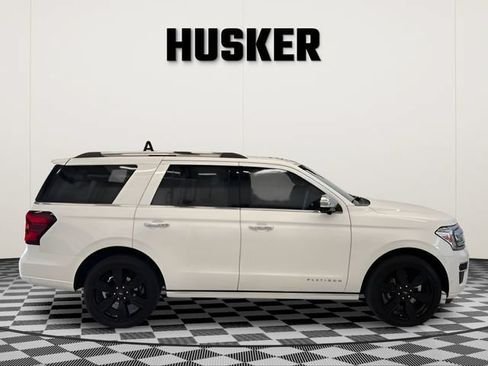 Used 2024 Ford Expedition Platinum AWD/4WD image 2
