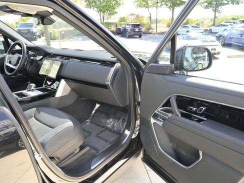 Used 2024 Land Rover Range Rover SE image 52