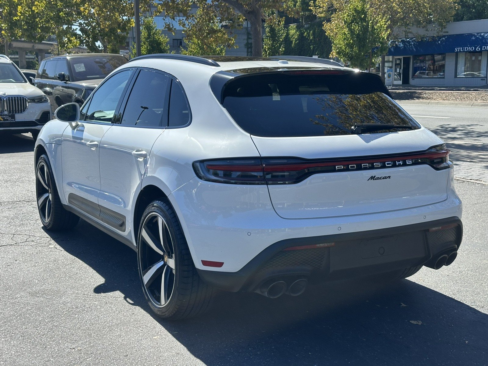Used 2023 Porsche Macan AWD/4WD image 11
