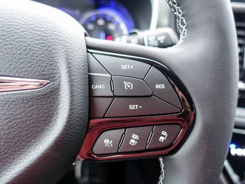 New 2026 Chrysler Pacifica Select image 25