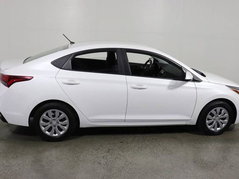 Used 2020 Hyundai Accent SEL image 3