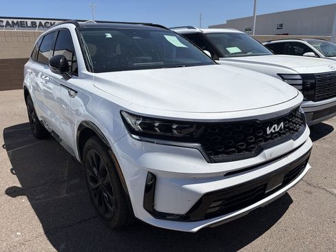 Used 2023 Kia Sorento SX FWD image 2