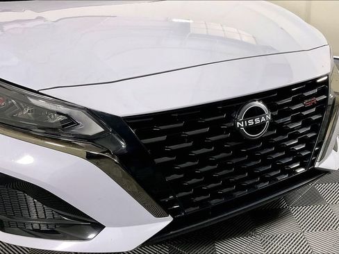 Used 2025 Nissan Altima 2.5 SR w/ SR Premium Package FWD image 35