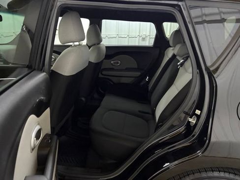 Used 2019 Kia Soul FWD image 19