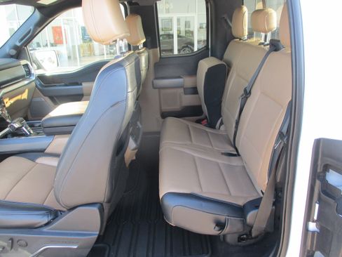 Used 2022 Ford F150 Lariat RWD image 6