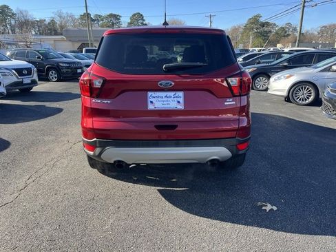 Used 2019 Ford Escape SE image 7