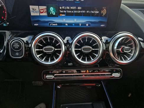 Certified 2024 Mercedes-Benz GLA 250 4MATIC image 11