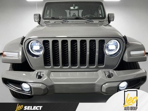 Used 2023 Jeep Gladiator Overland AWD/4WD image 6