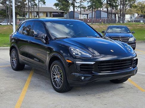 Used 2017 Porsche Cayenne S Platinum image 3