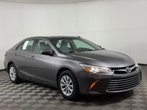 Used 2016 Toyota Camry LE FWD image 7