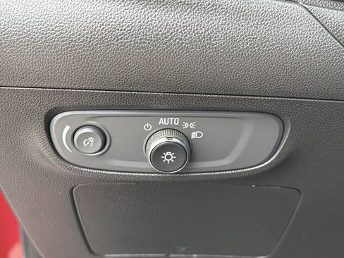 Certified 2024 Buick Encore GX Preferred w/ Comfort Package FWD image 24