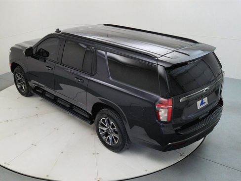 Used 2022 Chevrolet Suburban Z71 w/ Luxury Package image 14